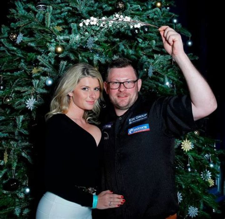 
Darts Player James Wade And His Wife Sammi Marsh Have 2 Kids- Arthur & Alfred 