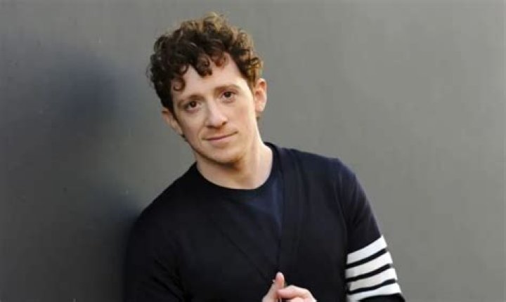 
Ethan Slater Height, Weight, Net Worth, Age, Birthday, Wikipedia, Who, Nationality, Biography 