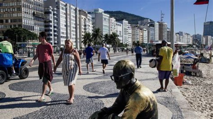 
Footballer Thiago Silva Was Raised Alongside Two Siblings In Rio de Janeiro, Brazil 