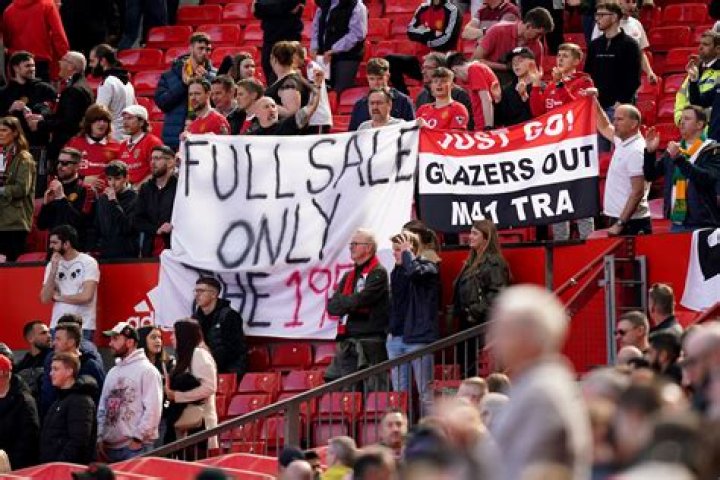 
‘Full Sale Only’: Watch Manchester United fans protest rally ahead of Premier League fixture against Aston Villa 