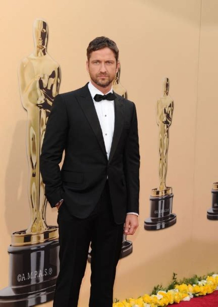 
Gerard Butler Height, Weight, Net Worth, Age, Birthday, Wikipedia, Who, Nationality, Biography 