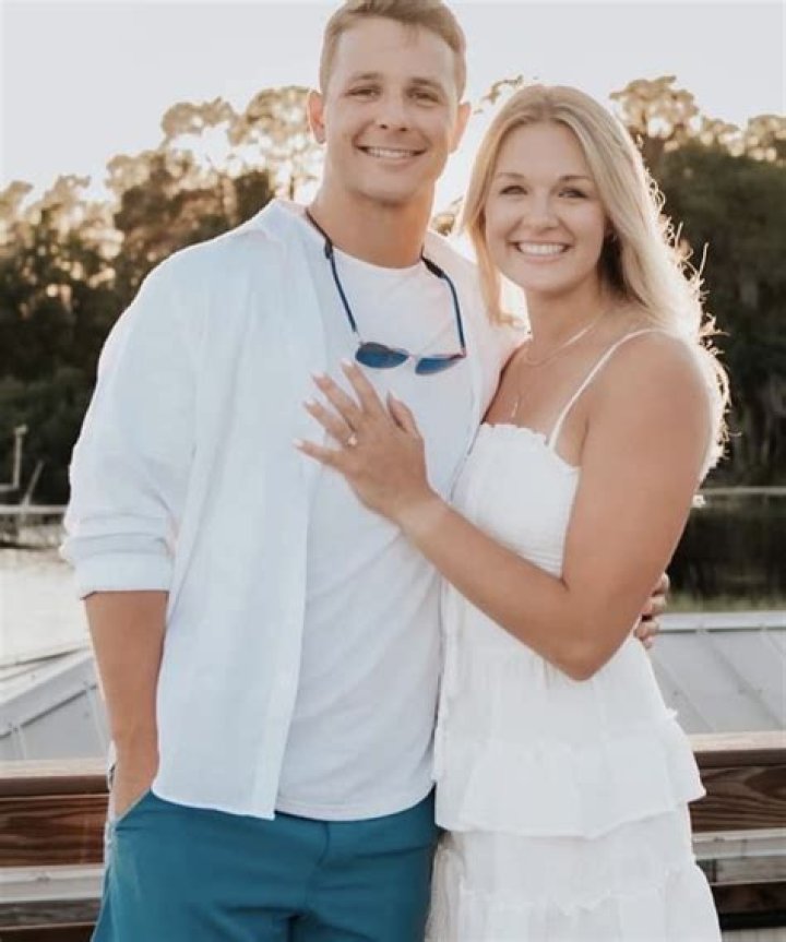 
Is Colin Hufman Married? Wife Or Girlfriend – Family 