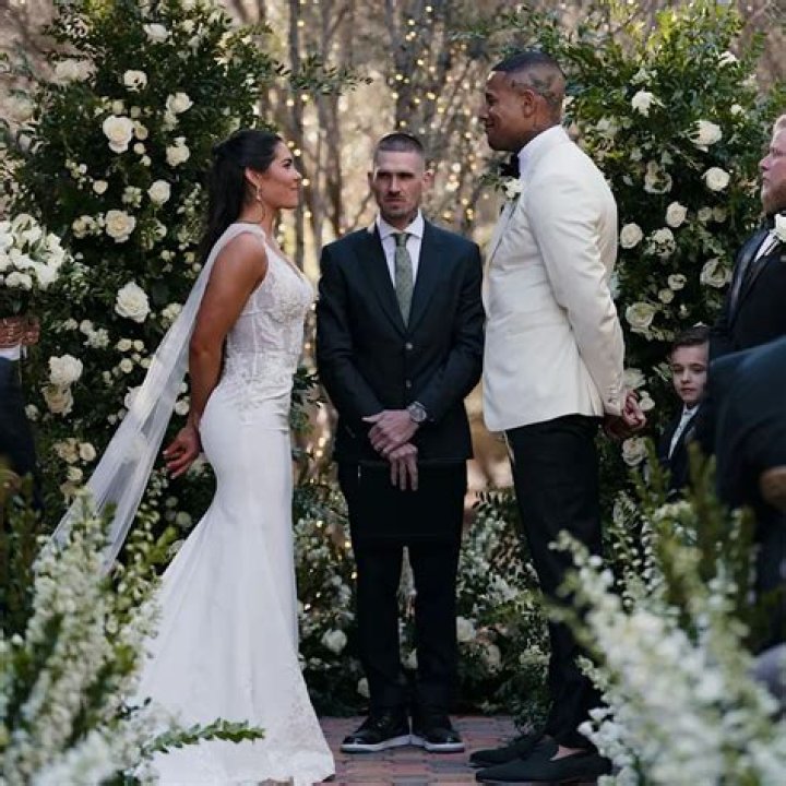 
Kelsey Plum Boyfriend – Is She Married To Josh? 