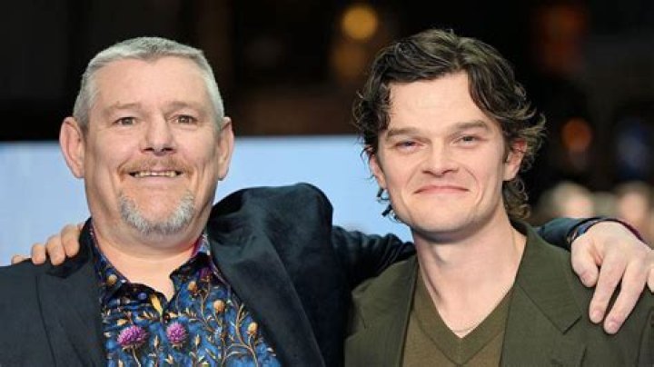 
Robert Aramayo Girlfriend – Dating History, Parents And Net Worth 