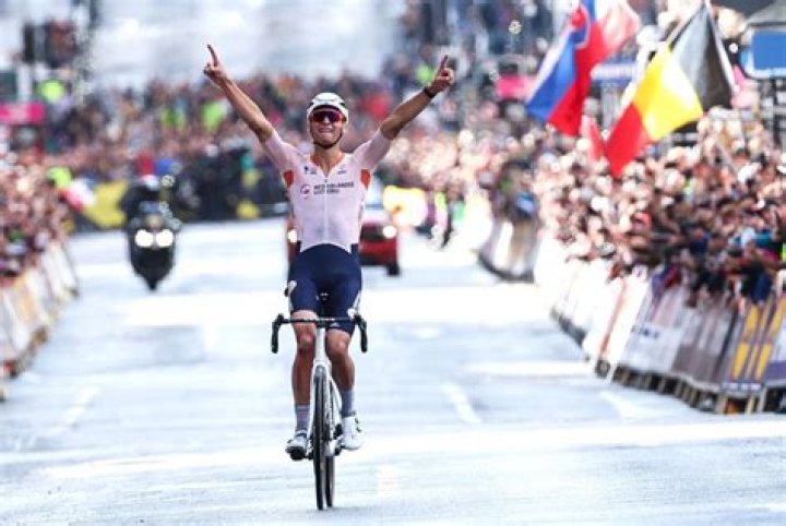 
What happened to Ethan Boyes? Tributes pour in as World Champion cyclist dies aged 44 