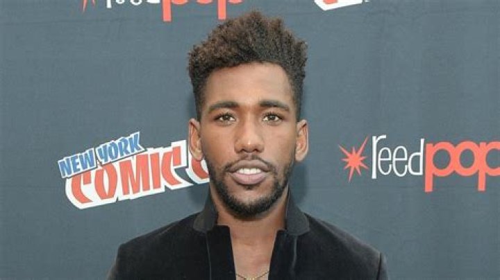 What is Brandon Mychal Smith doing now? Net Worth, Dating